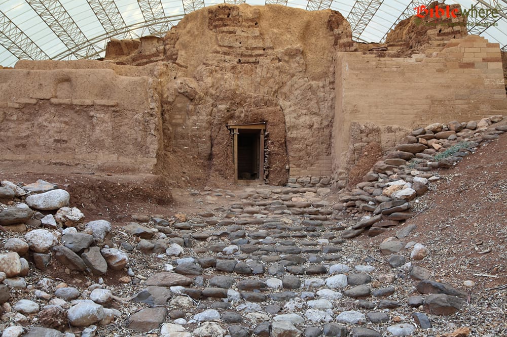 Eastern Bronze Age gate. (Photo: S. Magal)